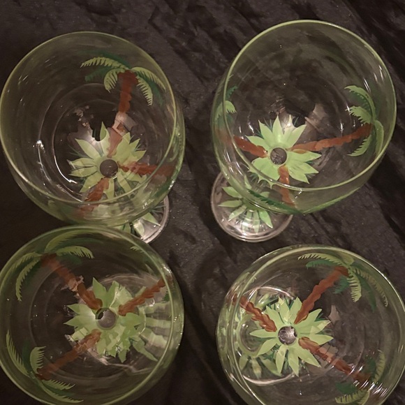 Tropical Palm Tree Wine Glass Set - Picture 5 of 7